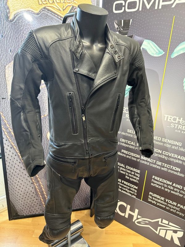 2-Piece black leather suit - Ex-Display - Image 4